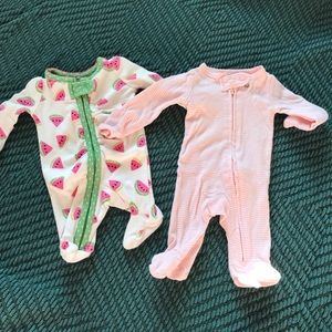 2 Pajamas Preemie. Like new